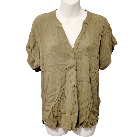 2/$20 H&M green top blouse - Picture 1 of 4